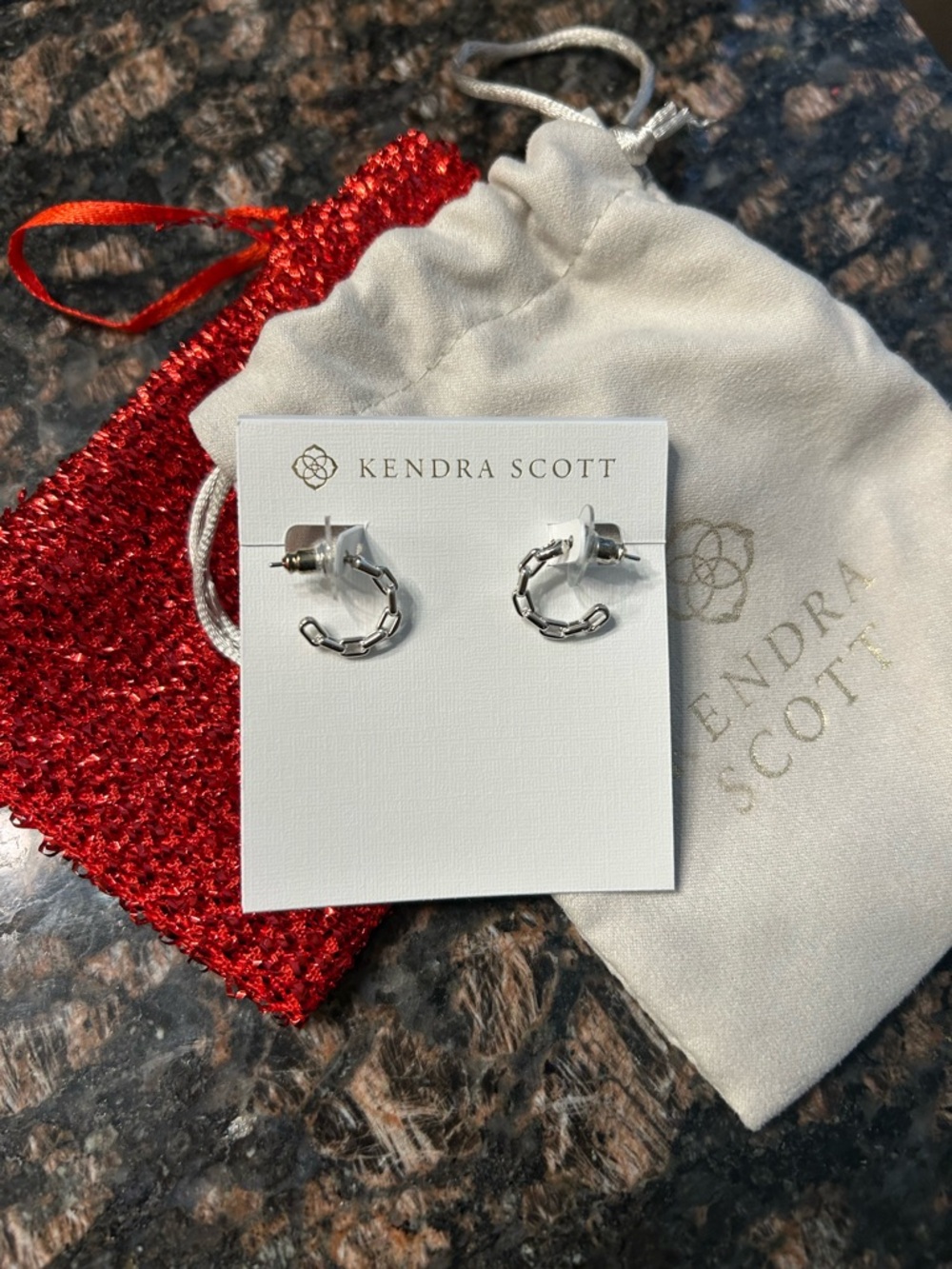 Kendra Scott Silver-Tone Chain Link Earrings with Cream Pouch